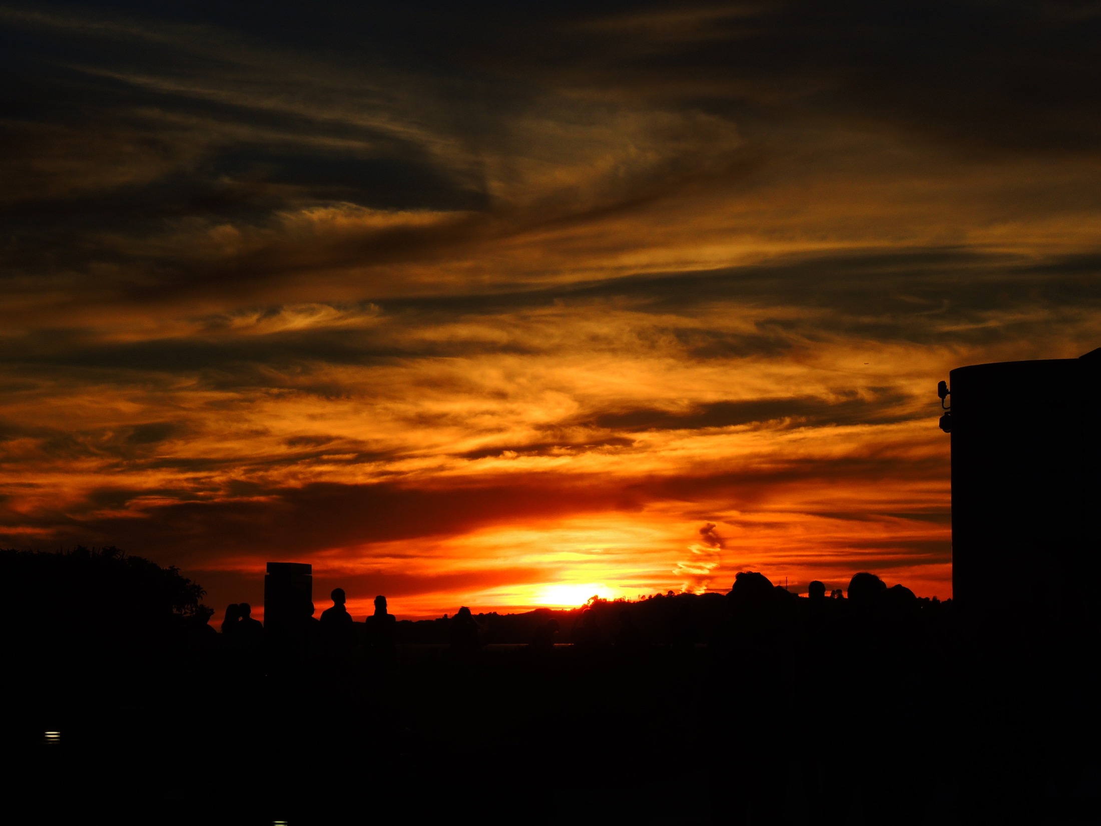 The Horizon, Burning